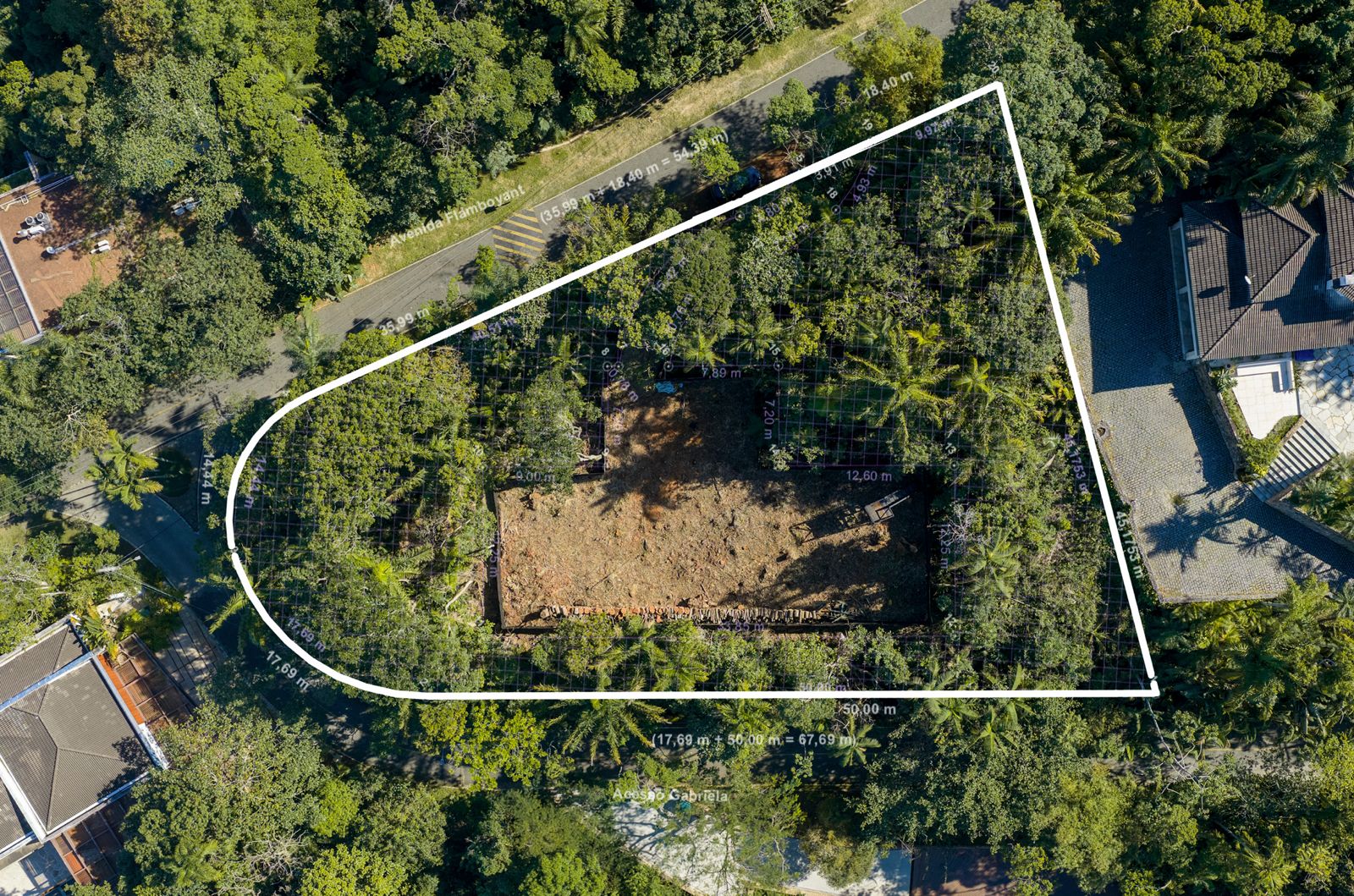 Levantamento planialtimétrico do lote de 2.000 m²